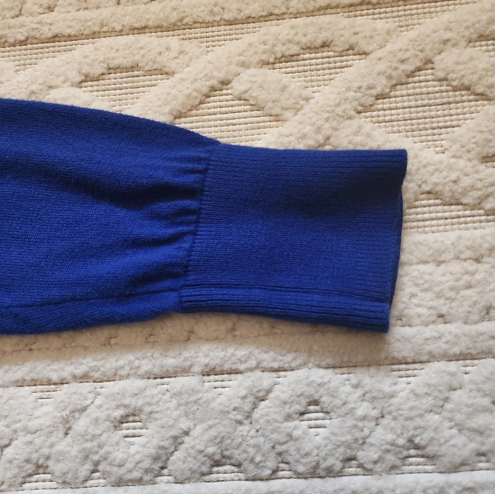 L Old Navy Royal blue cardigan
